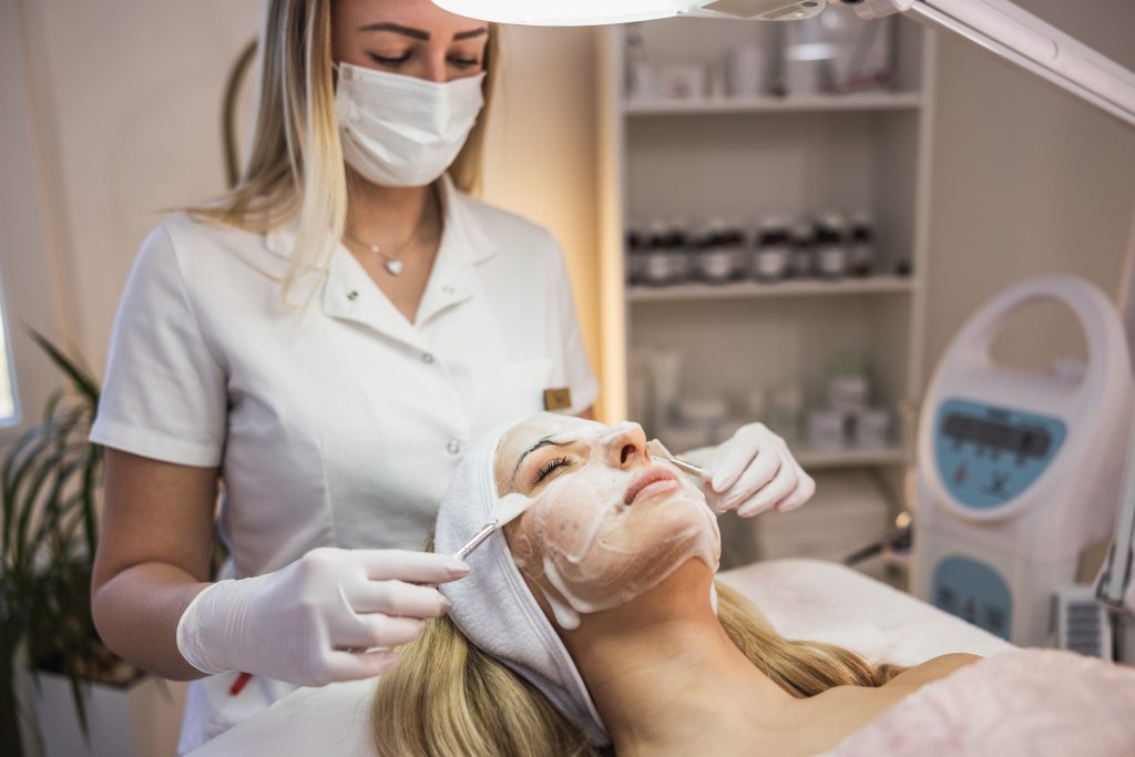 Трета степен козметика